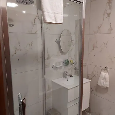 Tf Royal & Theatre Hotel Castlebar