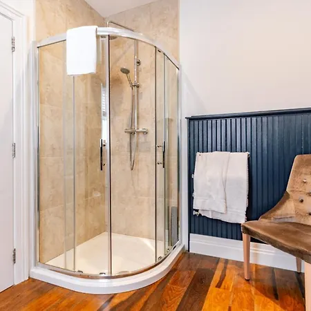 Tf Royal & Theatre Отель