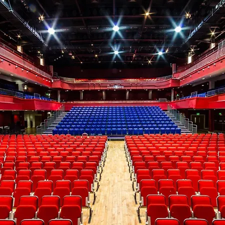 Tf Royal & Theatre 卡斯尔巴