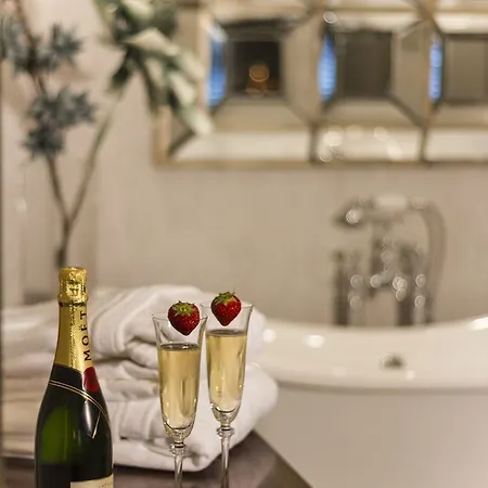 Tf Royal & Theatre Отель Каслбар