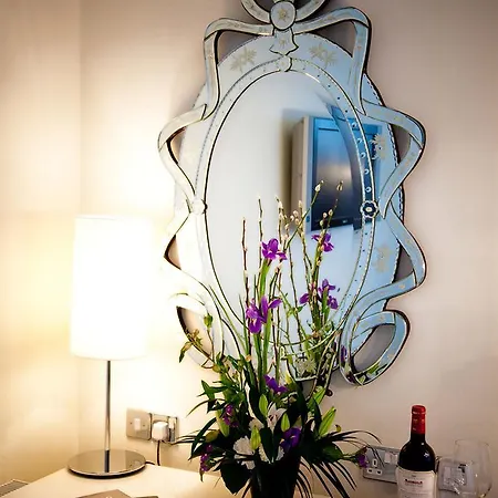 Tf Royal & Theatre Hotel