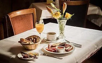 Tf Royal & Theatre 3*