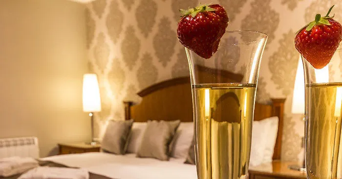 Tf Royal & Theatre 3*